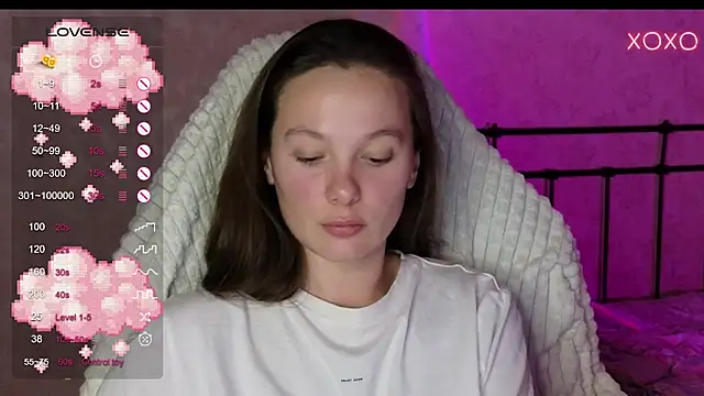 lil luna x online show from December 8, 2024, 4:07 pm