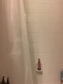 LiverandBrat77 online show from November 6, 2025, 7:48 pm