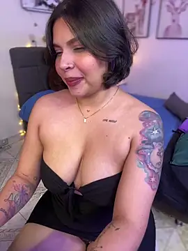 Snapshot of GigiiStone chatting on February 18, 2025, 8:47 pm GigiiStone online show from February 18, 2025, 8:47 pm