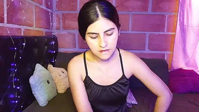 Nathacha online show from June 26, 2026, 11:09 pm