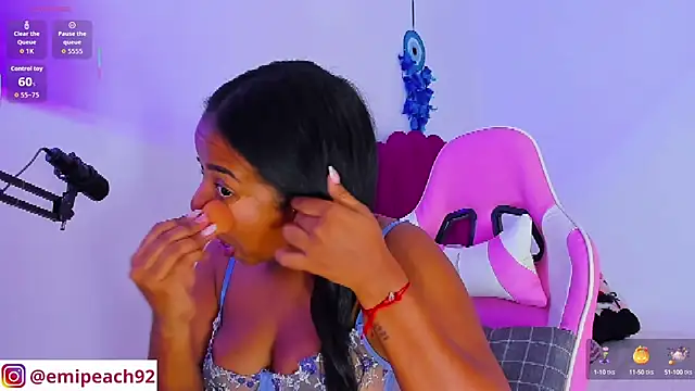 samanthaabloom online show from October 23, 2025, 12:21 am