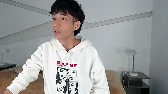 hot little bunny online show from January 27, 2025, 12:01 am