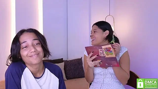 hot little bunny online show from October 31, 2025, 9:05 pm