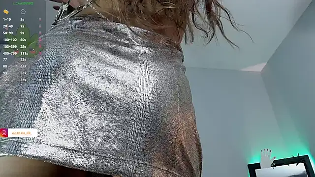 Snapshot of VickyJackson_ chatting on January 17, 2025, 12:10 am VickyJackson online show from January 17, 2025, 12:10 am