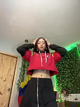 Snapshot of VickyJackson_ chatting on July 8, 2026, 12:48 am VickyJackson online show from July 8, 2026, 12:48 am