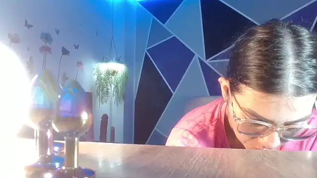 DaMikaela  online show from September 22, 2025, 6:43 pm