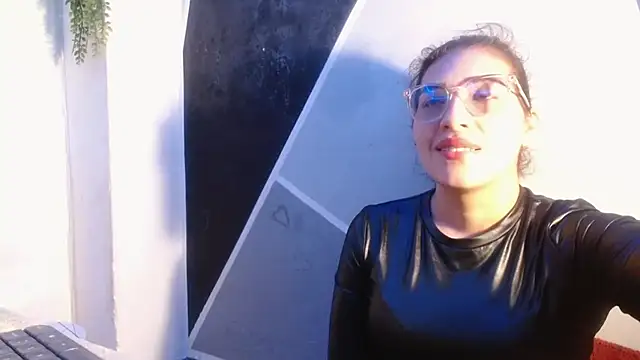 DaMikaela  online show from March 14, 2026, 2:00 pm