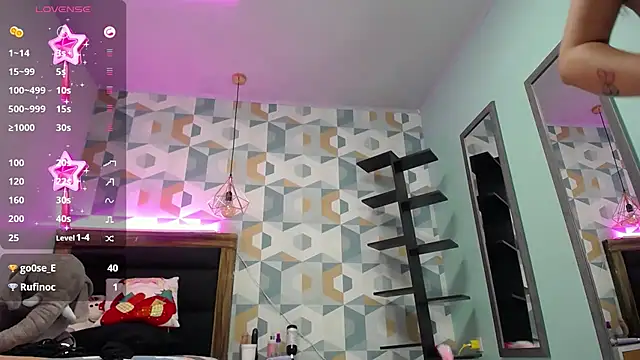 LORENADAVIES online show from December 18, 2024, 3:00 pm