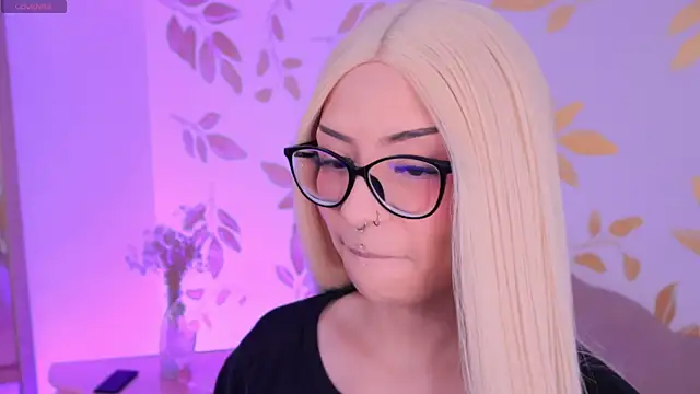 Misselektra   online show from September 10, 2025, 4:45 am