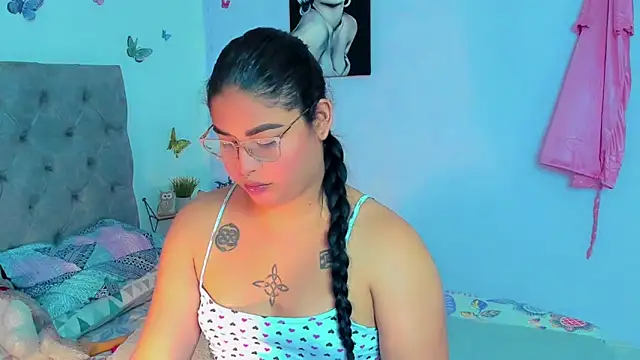 Snapshot of mabellfox chatting on December 26, 2024, 6:43 pm mabellfox online show from December 26, 2024, 6:43 pm