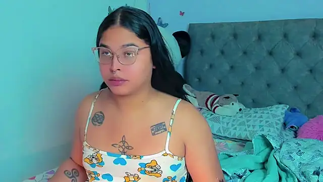 Snapshot of mabellfox chatting on March 6, 2025, 4:38 pm mabellfox online show from March 6, 2025, 4:38 pm