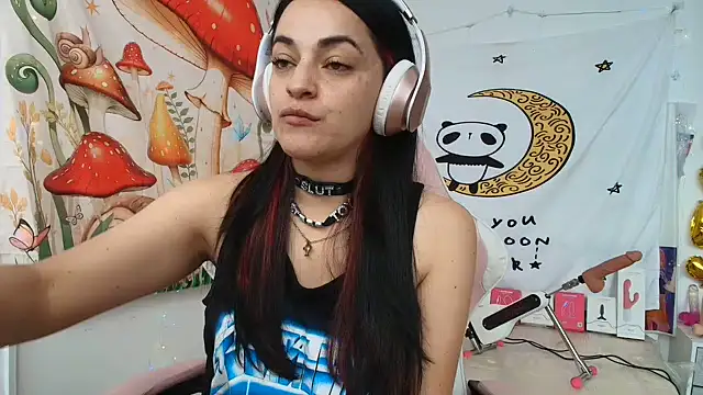 Snapshot of LovelyAzucena chatting on June 10, 2026, 3:11 pm LovelyAzucena online show from June 10, 2026, 3:11 pm