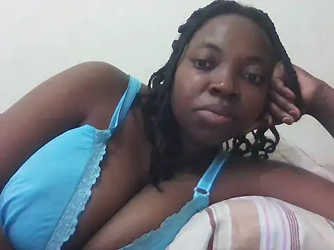 Snapshot of Sexxy_blush1 chatting on October 10, 2025, 6:45 am Sexxy blush1 online show from October 10, 2025, 6:45 am