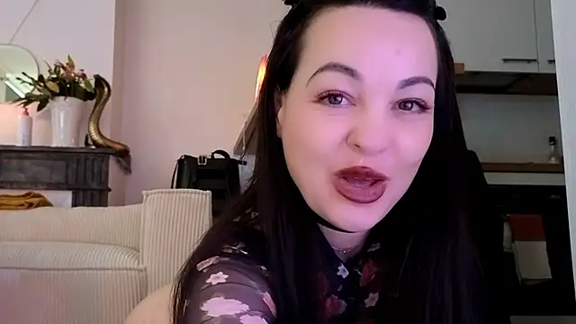 Snapshot of Lilie_romeo chatting on January 2, 2025, 11:31 am Lilie romeo online show from January 2, 2025, 11:31 am