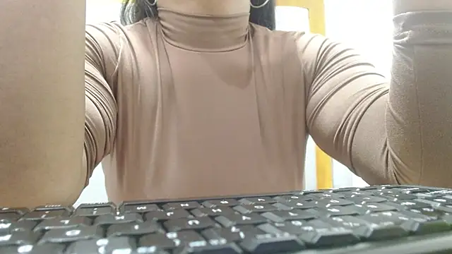 Snapshot of Cholatin chatting on October 20, 2025, 3:23 pm Cholatin online show from October 20, 2025, 3:23 pm