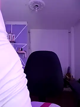 MiiaaJoness online show from February 3, 2025, 6:07 pm