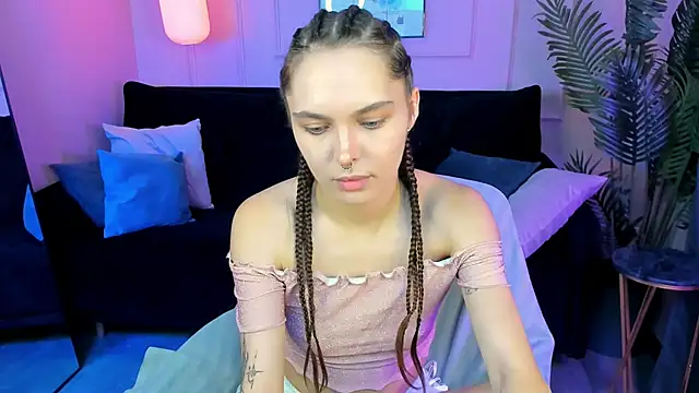 ChloeSunny online show from June 28, 2026, 7:14 am