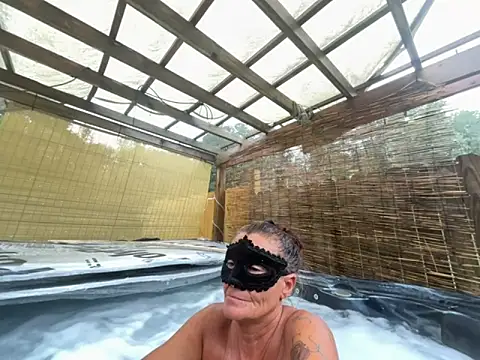 Snapshot of prainxxx22 chatting on September 29, 2025, 6:35 pm prainxxx22 online show from September 29, 2025, 6:35 pm