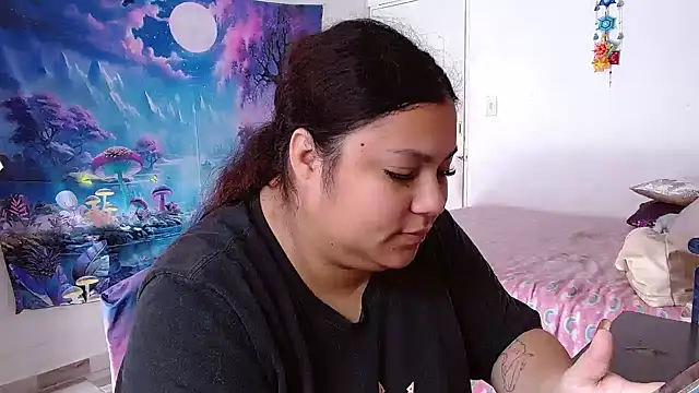 girl milk2 online show from December 23, 2024, 3:01 pm