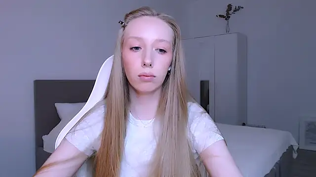 Luna insniity online show from December 14, 2025, 9:08 pm