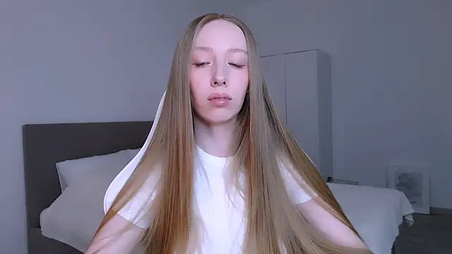 Luna insniity online show from February 24, 2026, 8:51 pm