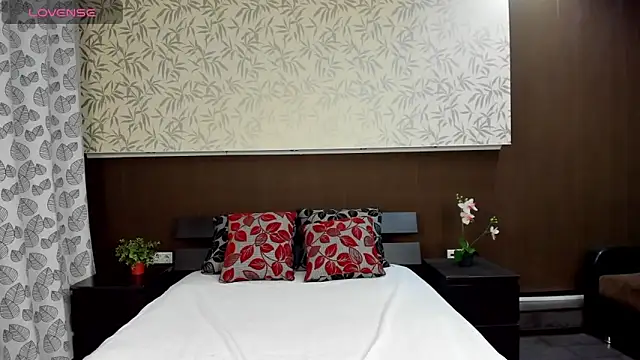 Snapshot of Donna_Evans chatting on December 11, 2024, 12:02 am Donna Evans online show from December 11, 2024, 12:02 am