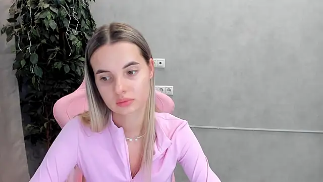 Snapshot of Donna_Evans chatting on February 26, 2025, 11:59 pm Donna Evans online show from February 26, 2025, 11:59 pm