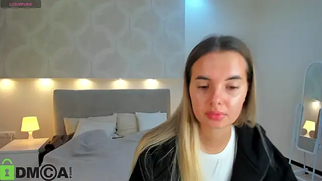 Snapshot of Donna_Evans chatting on September 18, 2025, 12:01 am Donna Evans online show from September 18, 2025, 12:01 am