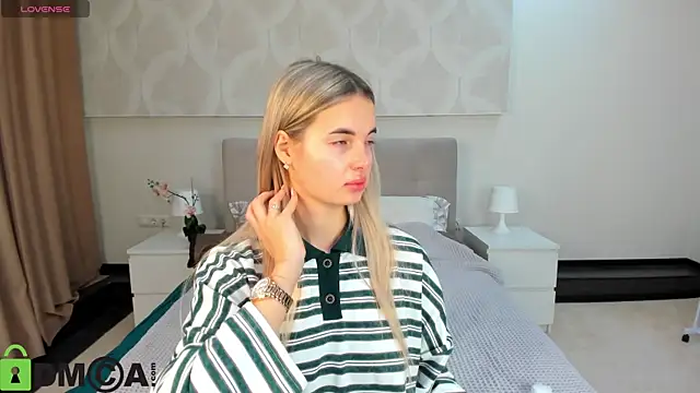 Snapshot of Donna_Evans chatting on November 22, 2025, 11:59 pm Donna Evans online show from November 22, 2025, 11:59 pm