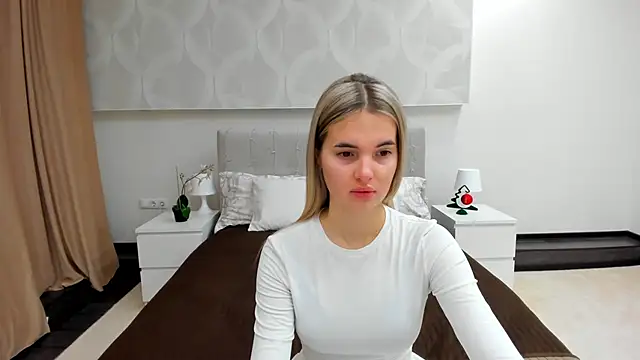 Snapshot of Donna_Evans chatting on November 27, 2025, 12:02 am Donna Evans online show from November 27, 2025, 12:02 am