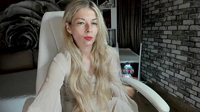 Snapshot of Eva_Melow chatting on May 28, 2026, 3:09 pm Eva Melow online show from May 28, 2026, 3:09 pm