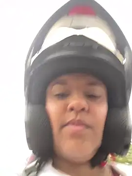 Snapshot of Eylend_Lisboa chatting on February 15, 2025, 12:11 pm Eylend Lisboa online show from February 15, 2025, 12:11 pm