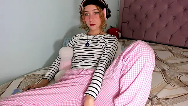 any 21hot online show from December 30, 2024, 7:32 pm