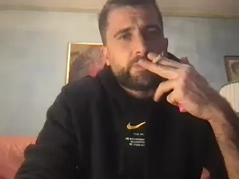 Snapshot of alex877x chatting on January 16, 2025, 11:58 am alex877x online show from January 16, 2025, 11:58 am