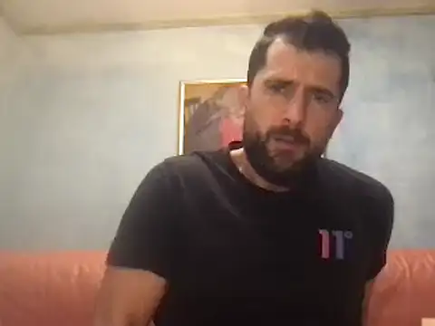 Snapshot of alex877x chatting on January 28, 2025, 11:17 am alex877x online show from January 28, 2025, 11:17 am