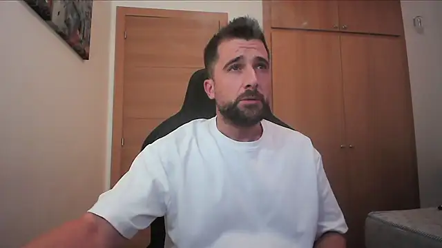 Snapshot of alex877x chatting on October 7, 2025, 9:39 am alex877x online show from October 7, 2025, 9:39 am