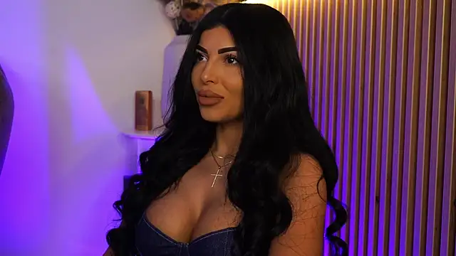 Snapshot of KimyBroox chatting on March 11, 2025, 11:04 pm KimyBroox online show from March 11, 2025, 11:04 pm