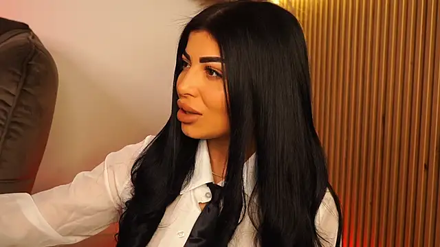 Snapshot of KimyBroox chatting on November 9, 2025, 9:35 pm KimyBroox online show from November 9, 2025, 9:35 pm