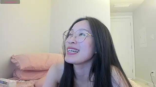 Snapshot of secretgirlfriendxo chatting on February 4, 2025, 9:07 am secretgirlfriendxo online show from February 4, 2025, 9:07 am