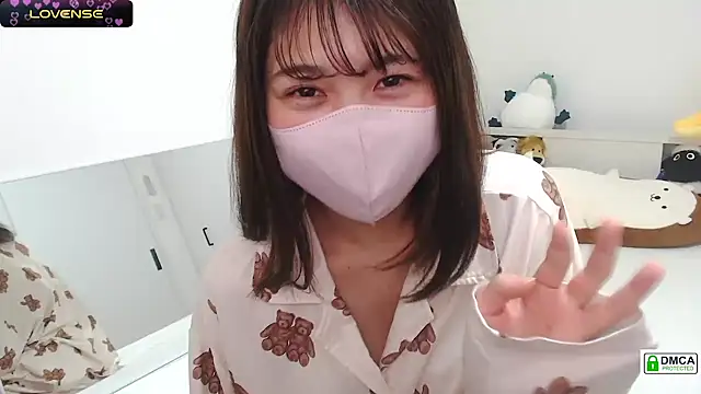 Snapshot of SUZU_ chatting on January 18, 2025, 10:06 pm SUZU online show from January 18, 2025, 10:06 pm