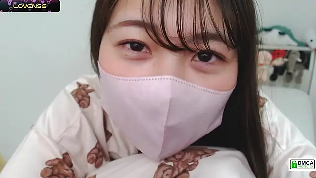 Snapshot of SUZU_ chatting on February 8, 2025, 8:42 pm SUZU online show from February 8, 2025, 8:42 pm