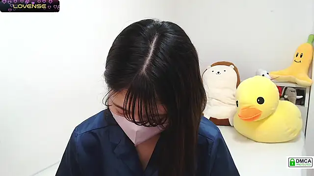 Snapshot of SUZU_ chatting on February 14, 2025, 8:37 pm SUZU online show from February 14, 2025, 8:37 pm