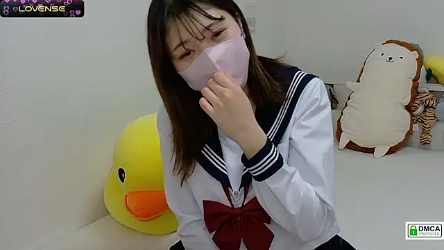 Snapshot of SUZU_ chatting on March 4, 2025, 10:16 pm SUZU online show from March 4, 2025, 10:16 pm