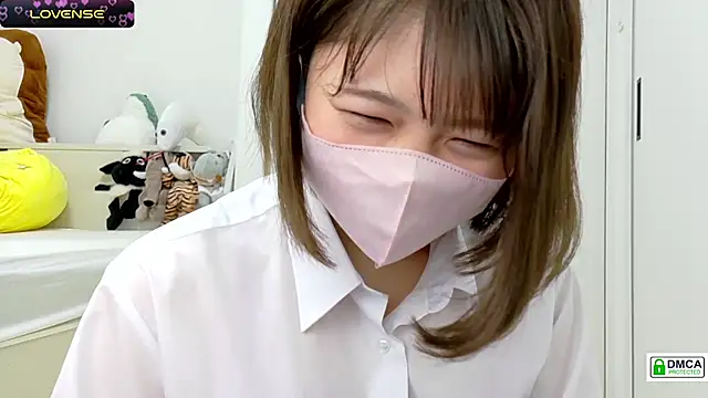 Snapshot of SUZU_ chatting on March 17, 2025, 11:10 am SUZU online show from March 17, 2025, 11:10 am