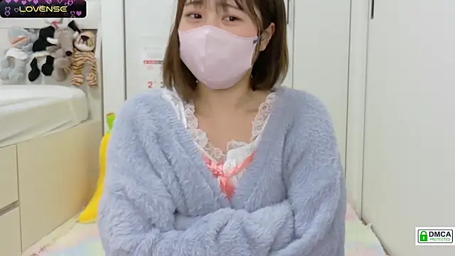 Snapshot of SUZU_ chatting on March 19, 2025, 10:09 pm SUZU online show from March 19, 2025, 10:09 pm