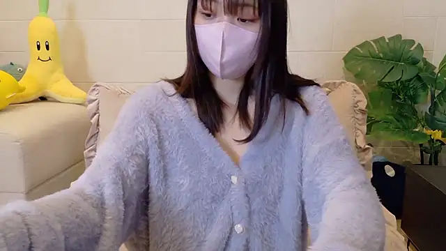 SUZU  online show from April 3, 2026, 9:35 pm