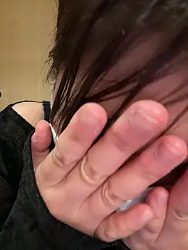 Snapshot of SUZU_ chatting on May 14, 2026, 12:34 pm SUZU online show from May 14, 2026, 12:34 pm