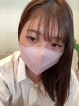 Snapshot of SUZU_ chatting on June 3, 2026, 6:38 am SUZU online show from June 3, 2026, 6:38 am