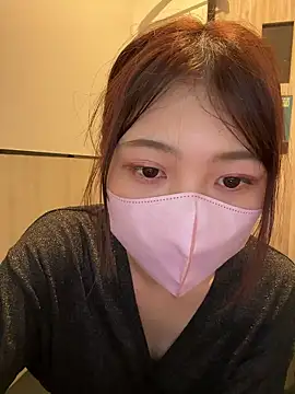 Snapshot of SUZU_ chatting on June 14, 2026, 6:37 am SUZU online show from June 14, 2026, 6:37 am