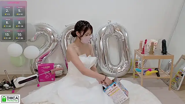 Snapshot of SUZU_ chatting on June 19, 2026, 1:04 pm SUZU online show from June 19, 2026, 1:04 pm